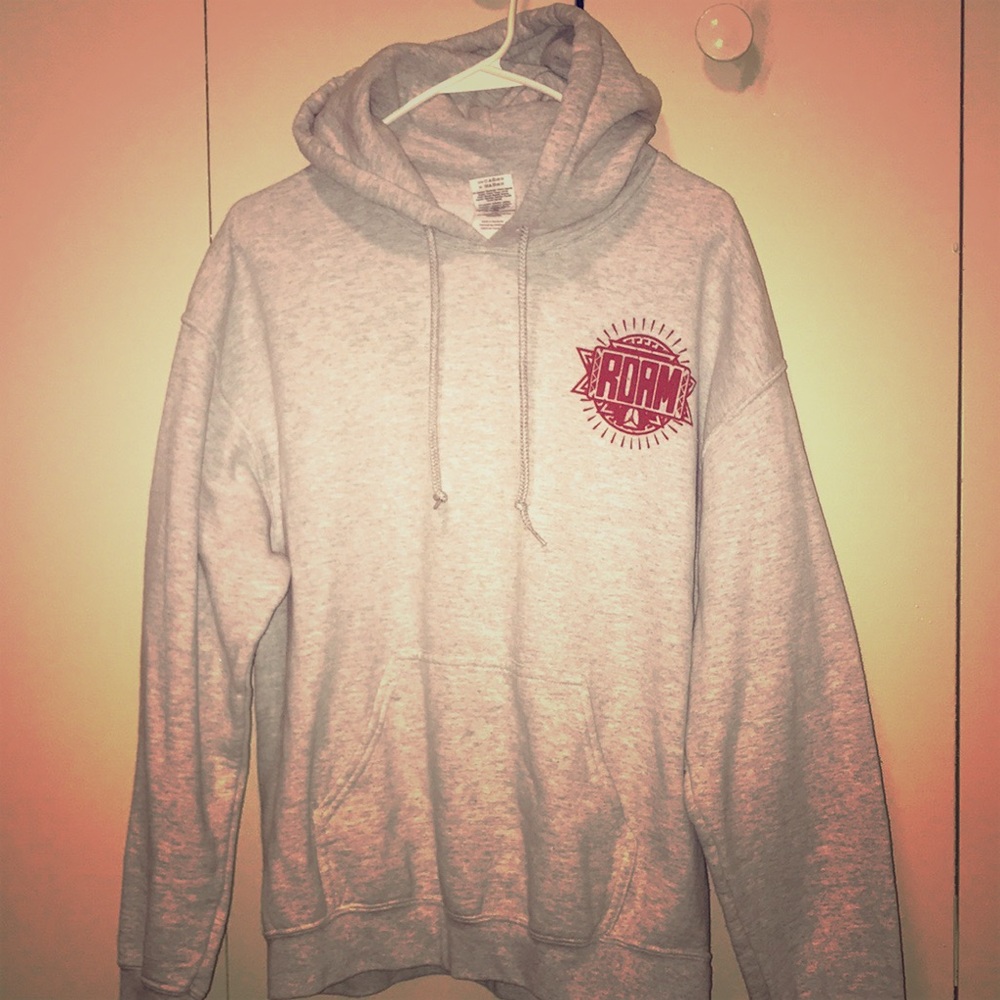 GREY HOODIE